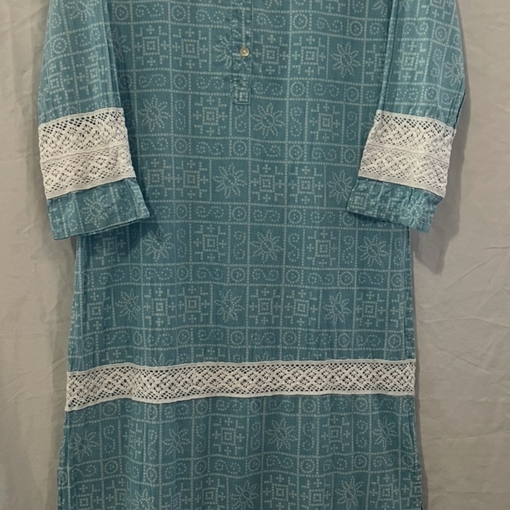 Elegant Blue and White Long Sleeve Dress - Picture 4 of 12